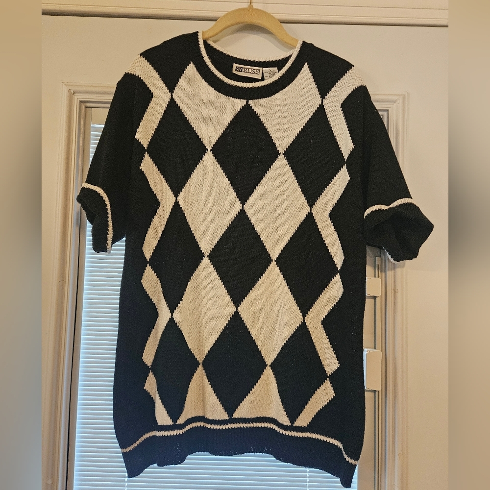Russ Men's Black and White Argyle Sweater size Large